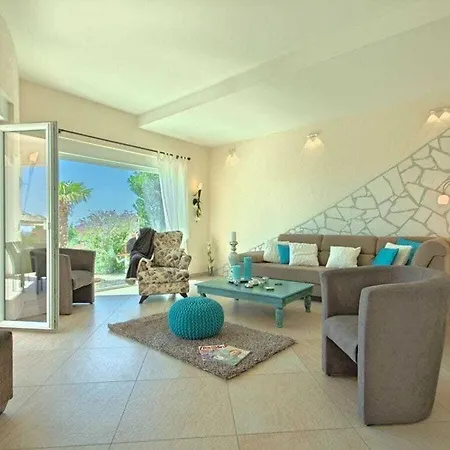 Vista Grande Villa
